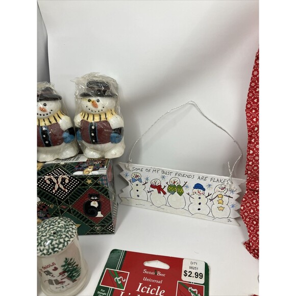 Mixed Lot of Christmas Items Candles Napkin Rings Jewelry Pillow Ornaments Bear - Picture 14 of 16